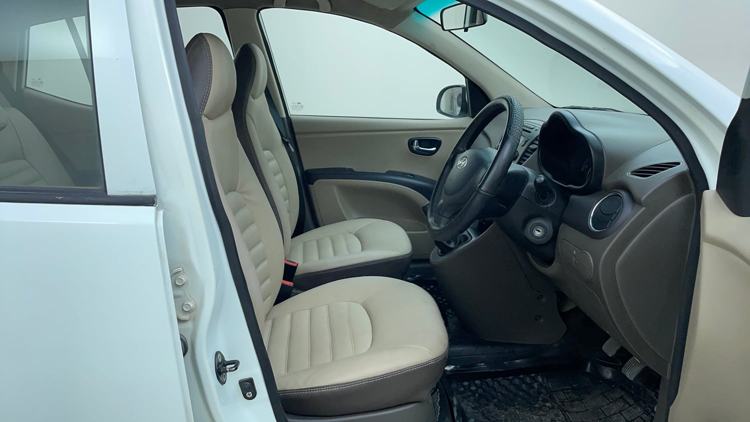 Used 2012 Hyundai i10 Sportz 1.2 Kappa2 Petrol Manual interior RIGHT SIDE FRONT DOOR CABIN VIEW