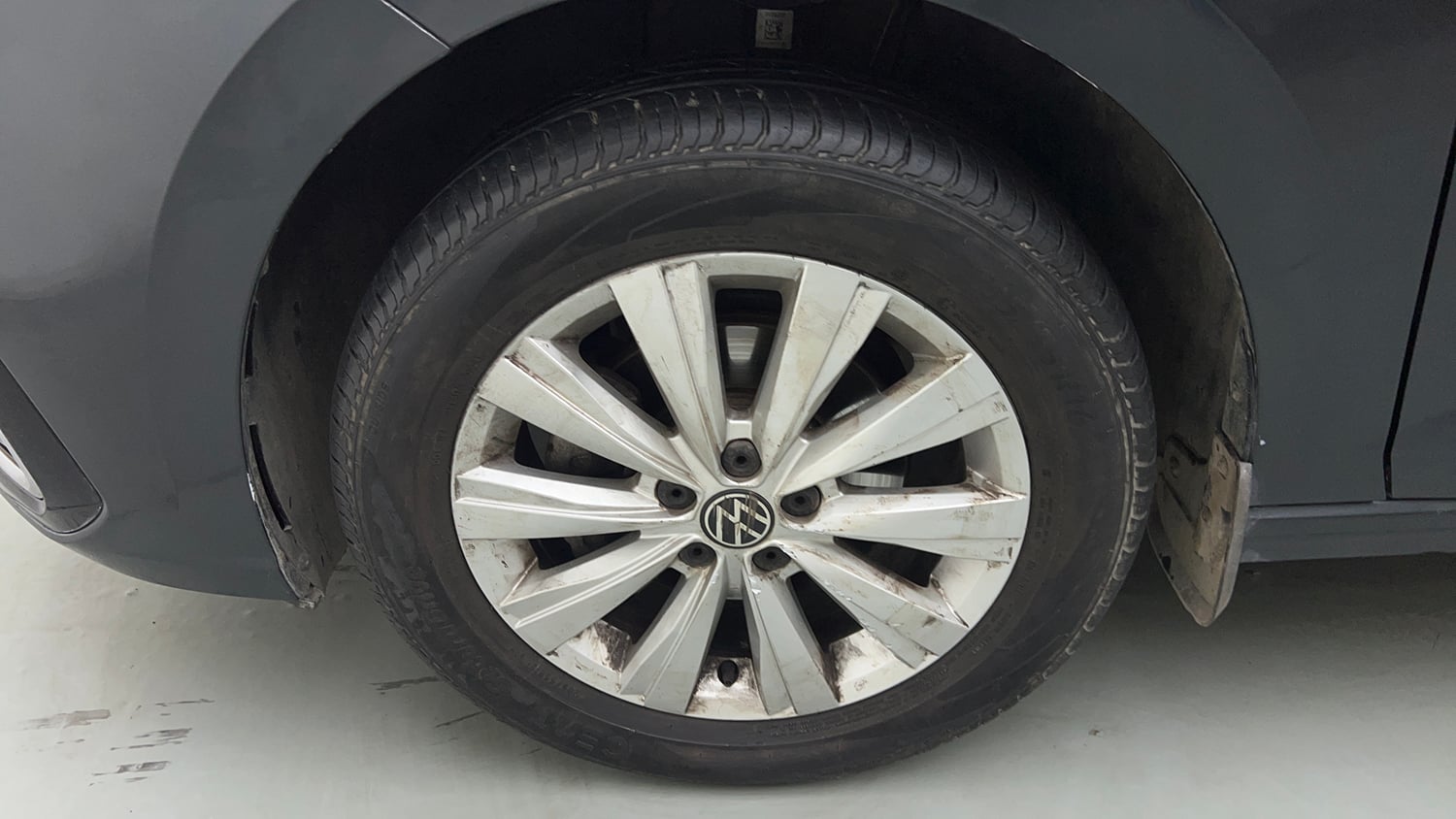 Used 2024 Volkswagen Virtus Highline 1.0 TSI AT Petrol Automatic tyres LEFT FRONT TYRE RIM VIEW