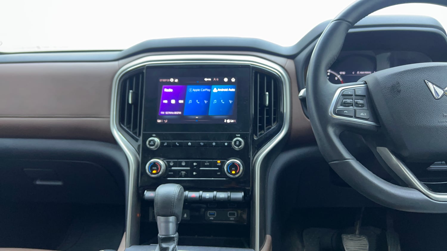 Used 2023 Mahindra Scorpio N Z8 L Petrol AT 6 STR Petrol Automatic interior MUSIC SYSTEM & AC CONTROL VIEW