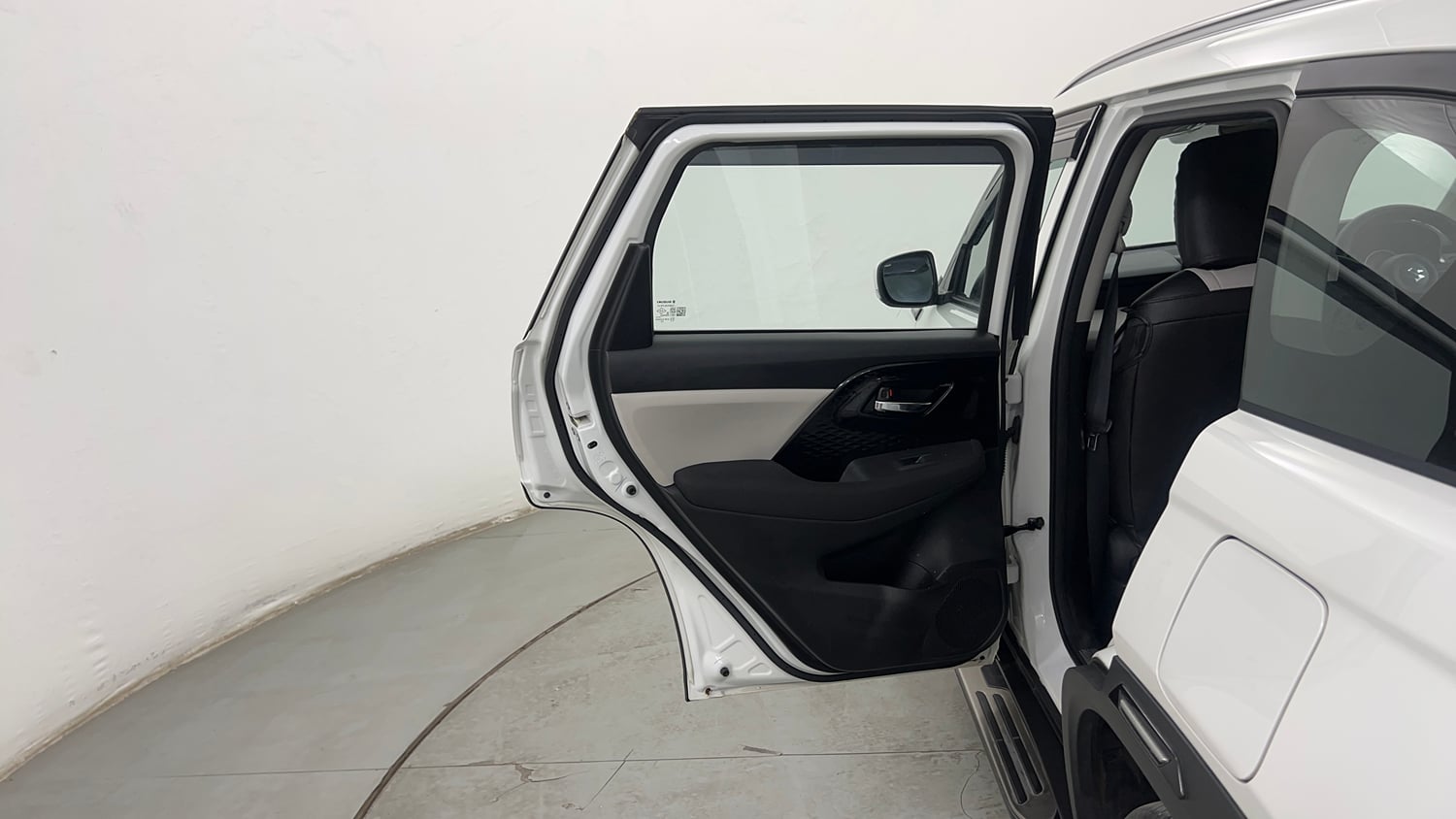 Used 2025 Maruti Suzuki Victoris VXI CNG MT 2W Cng Manual interior LEFT REAR DOOR OPEN VIEW
