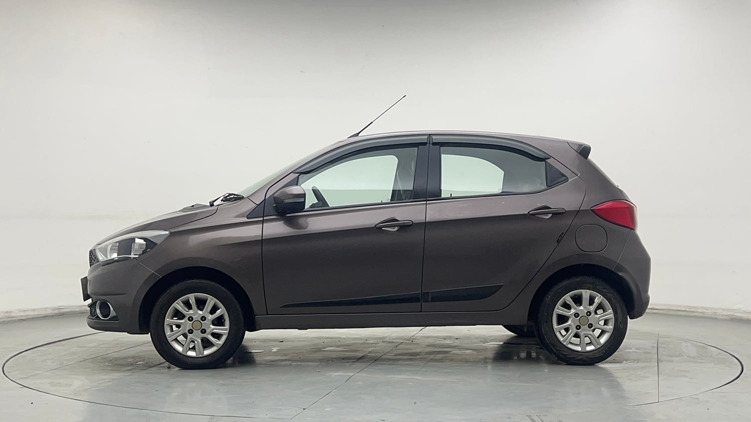 Used 2017 Tata Tiago Revotron XZA Petrol Automatic exterior LEFT SIDE VIEW