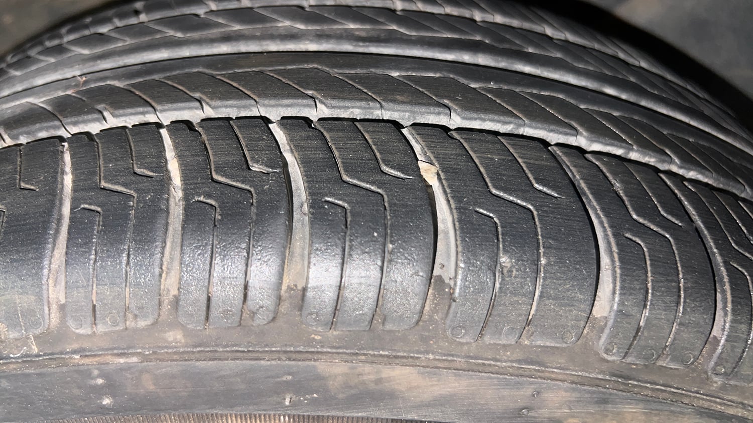 Used 2023 Tata Tiago EV XZ Plus Tech LUX Long Range Electric Automatic tyres RIGHT REAR TYRE TREAD VIEW
