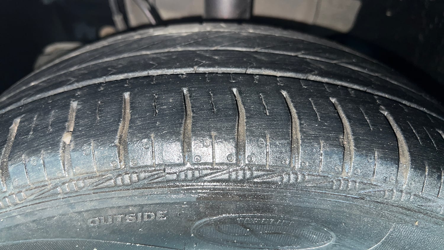 Used 2017 Tata Tiago Revotron XZ Petrol Manual tyres LEFT FRONT TYRE TREAD VIEW