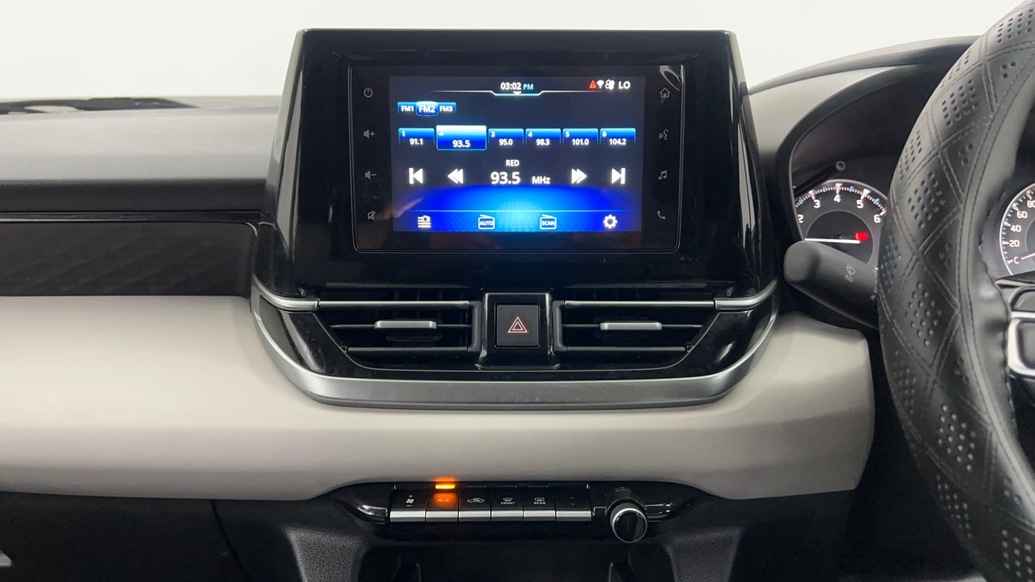 Used 2025 Maruti Suzuki Victoris VXI CNG MT 2W Cng Manual interior MUSIC SYSTEM & AC CONTROL VIEW