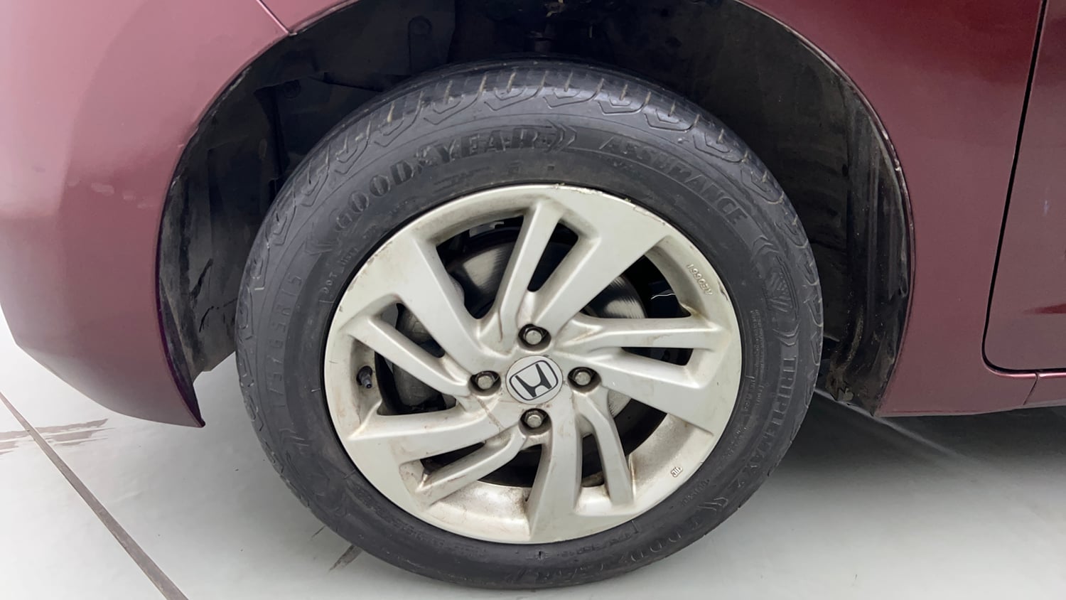 Used 2016 Honda Jazz V AT Petrol Petrol Automatic tyres LEFT FRONT TYRE RIM VIEW