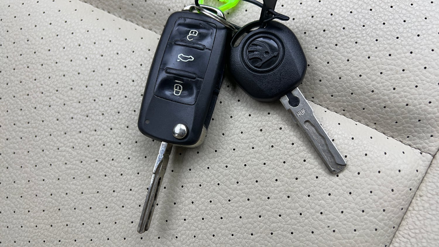 Used 2018 Skoda Rapid Style 1.6 MPI AT Petrol Automatic extra CAR KEY VIEW