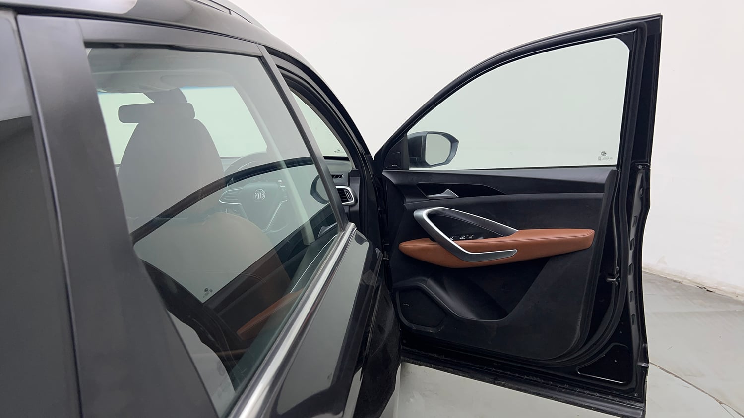 Used 2021 MG Motors Hector Plus Sharp 1.5 Petrol Turbo CVT 6-STR Petrol Automatic interior RIGHT FRONT DOOR OPEN VIEW