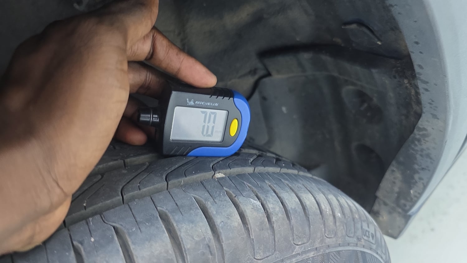 Used 2022 Tata Punch Creative Dual Tone Petrol Manual tyres RIGHT REAR TYRE TREAD VIEW