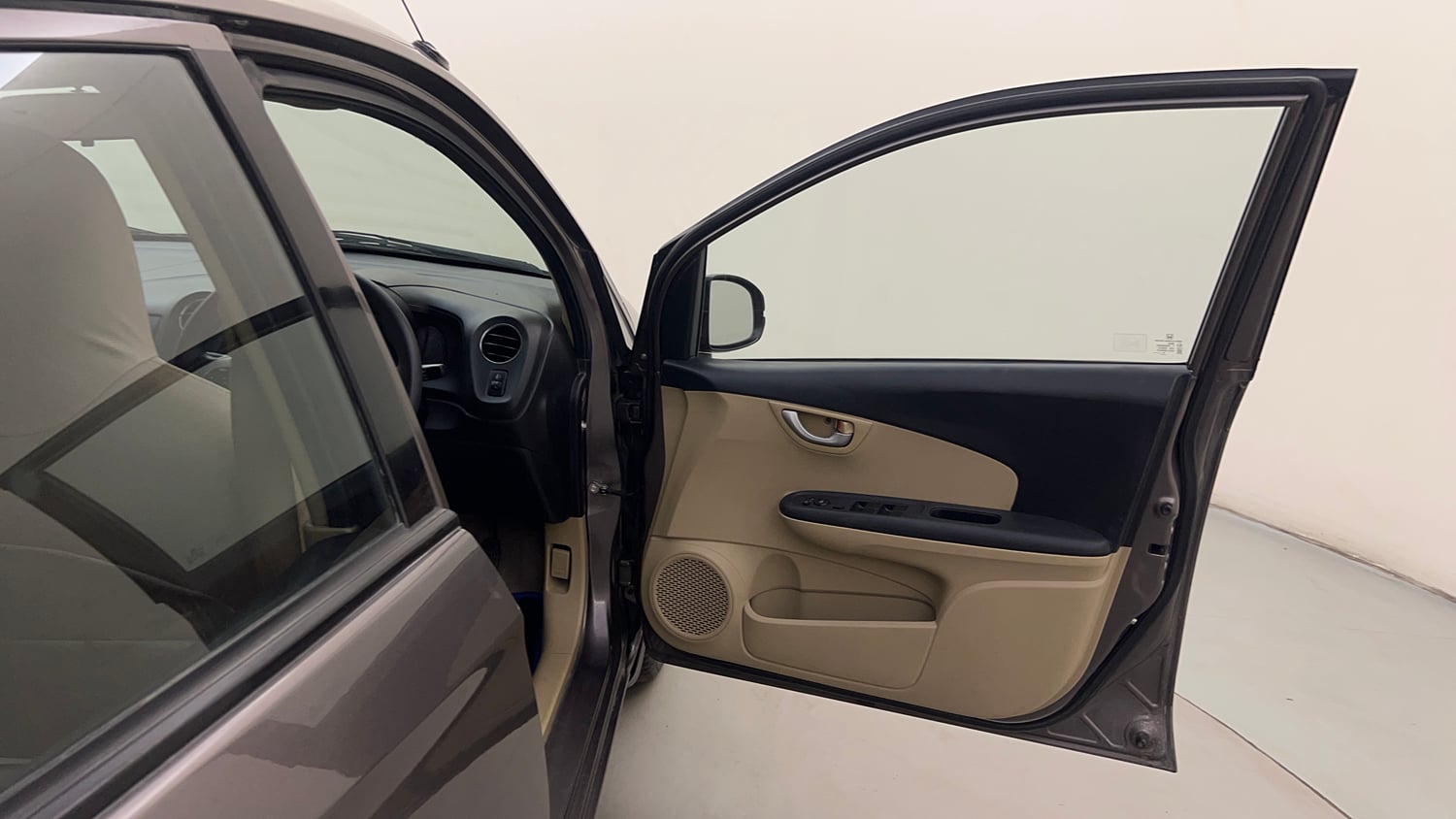 Used 2015 Honda Brio VX AT Petrol Automatic interior RIGHT FRONT DOOR OPEN VIEW