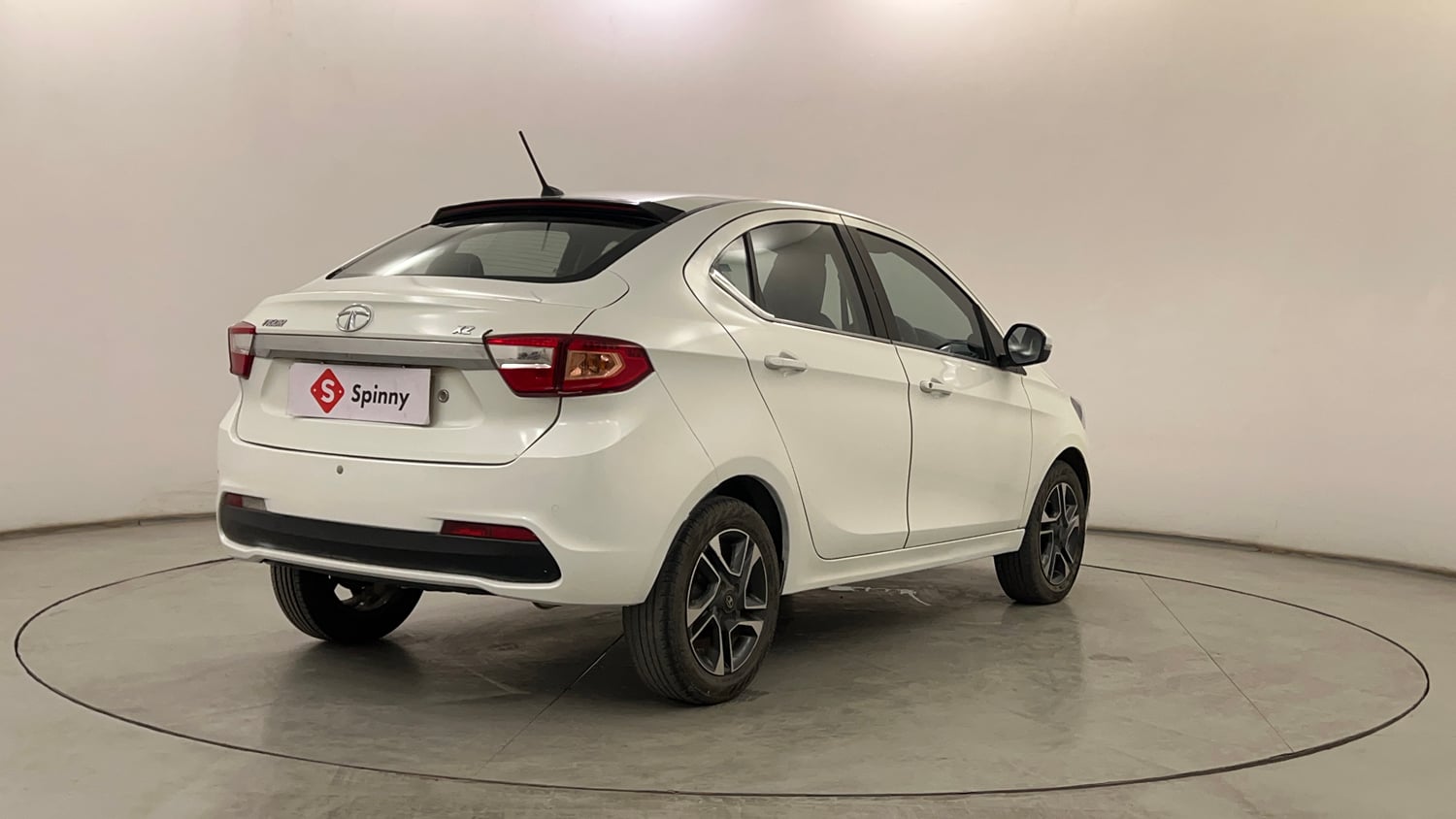 Used 2017 Tata Tigor Revotron XZ Petrol Manual exterior RIGHT REAR CORNER VIEW