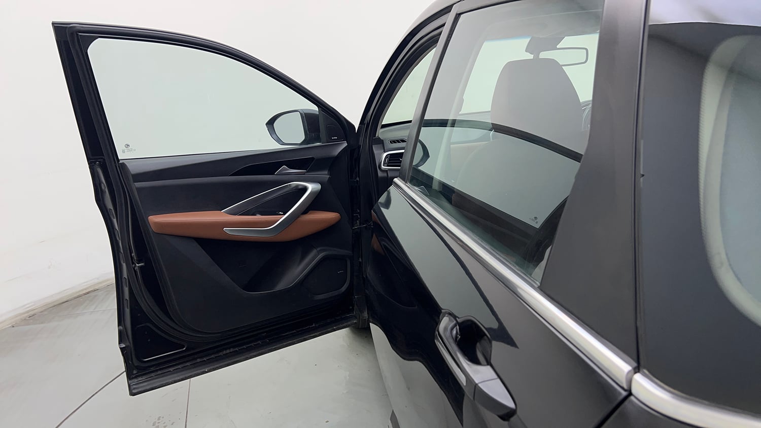 Used 2021 MG Motors Hector Plus Sharp 1.5 Petrol Turbo CVT 6-STR Petrol Automatic interior LEFT FRONT DOOR OPEN VIEW