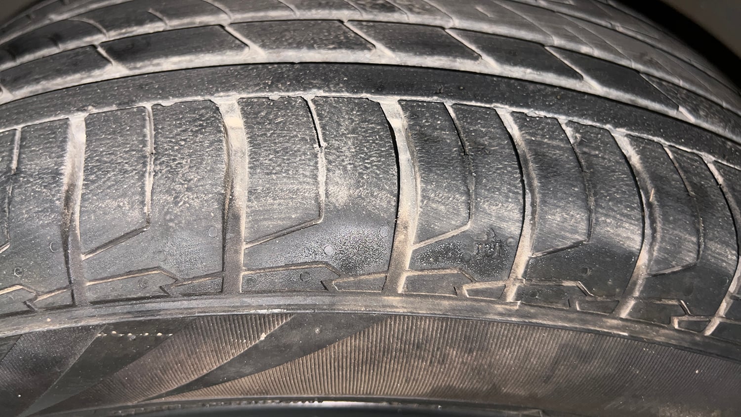 Used 2022 Hyundai Creta SX (O) 1.5 Petrol IVT Knight Petrol Automatic tyres LEFT FRONT TYRE TREAD VIEW