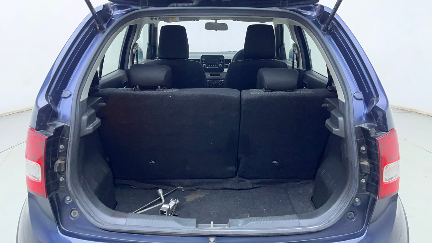 Used 2024 Maruti Suzuki Ignis Delta 1.2 MT Petrol Manual interior DICKY INSIDE VIEW