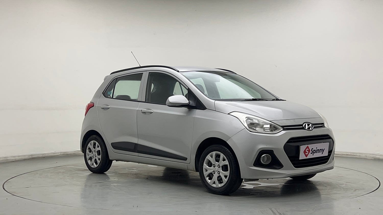 Used 2016 Hyundai Grand i10 Sportz 1.2 Kappa VTVT Petrol Manual exterior RIGHT FRONT CORNER VIEW