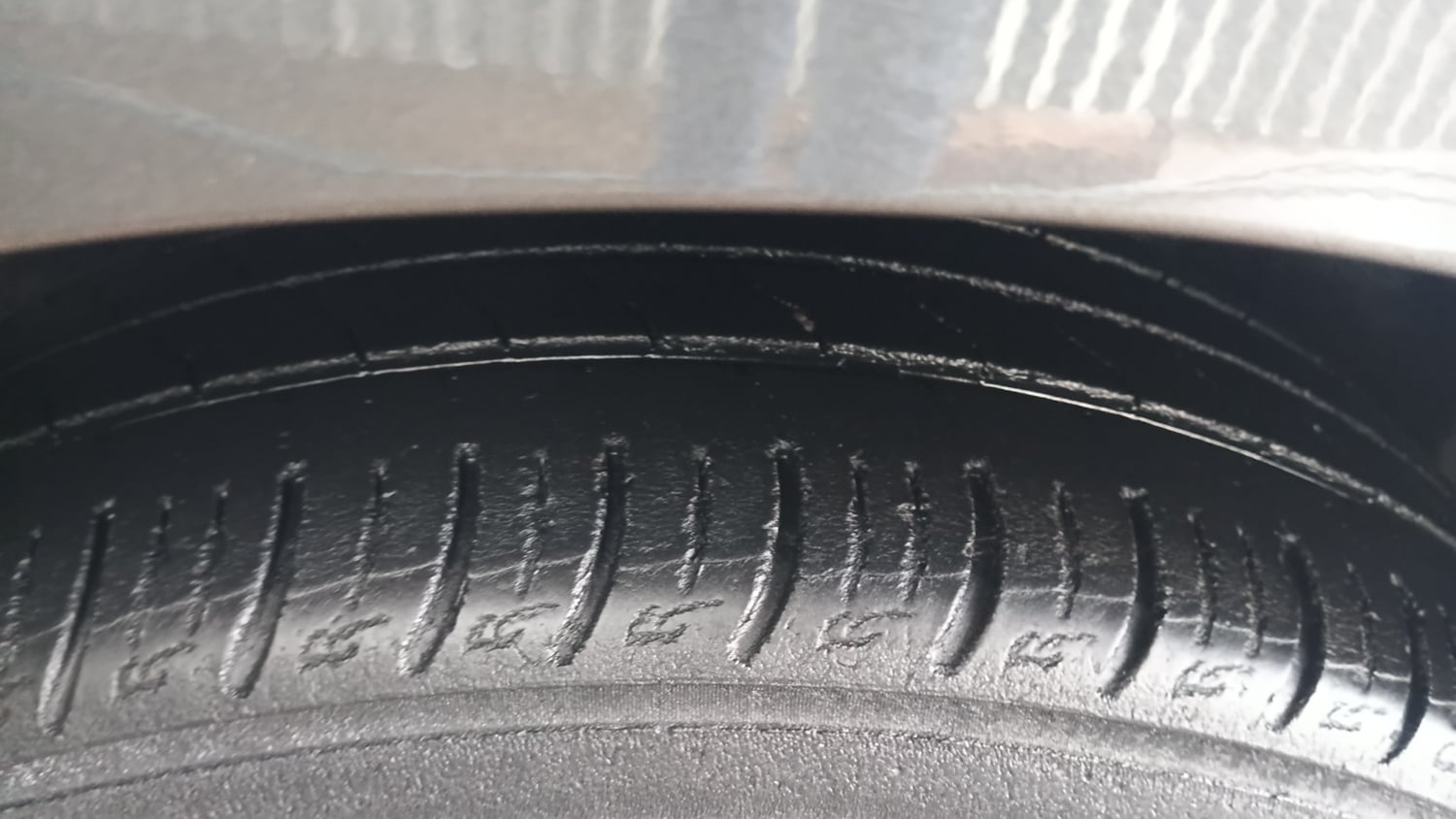 Used 2022 Tata Altroz XZ Plus i-Turbo Petrol Petrol Manual tyres LEFT FRONT TYRE TREAD VIEW