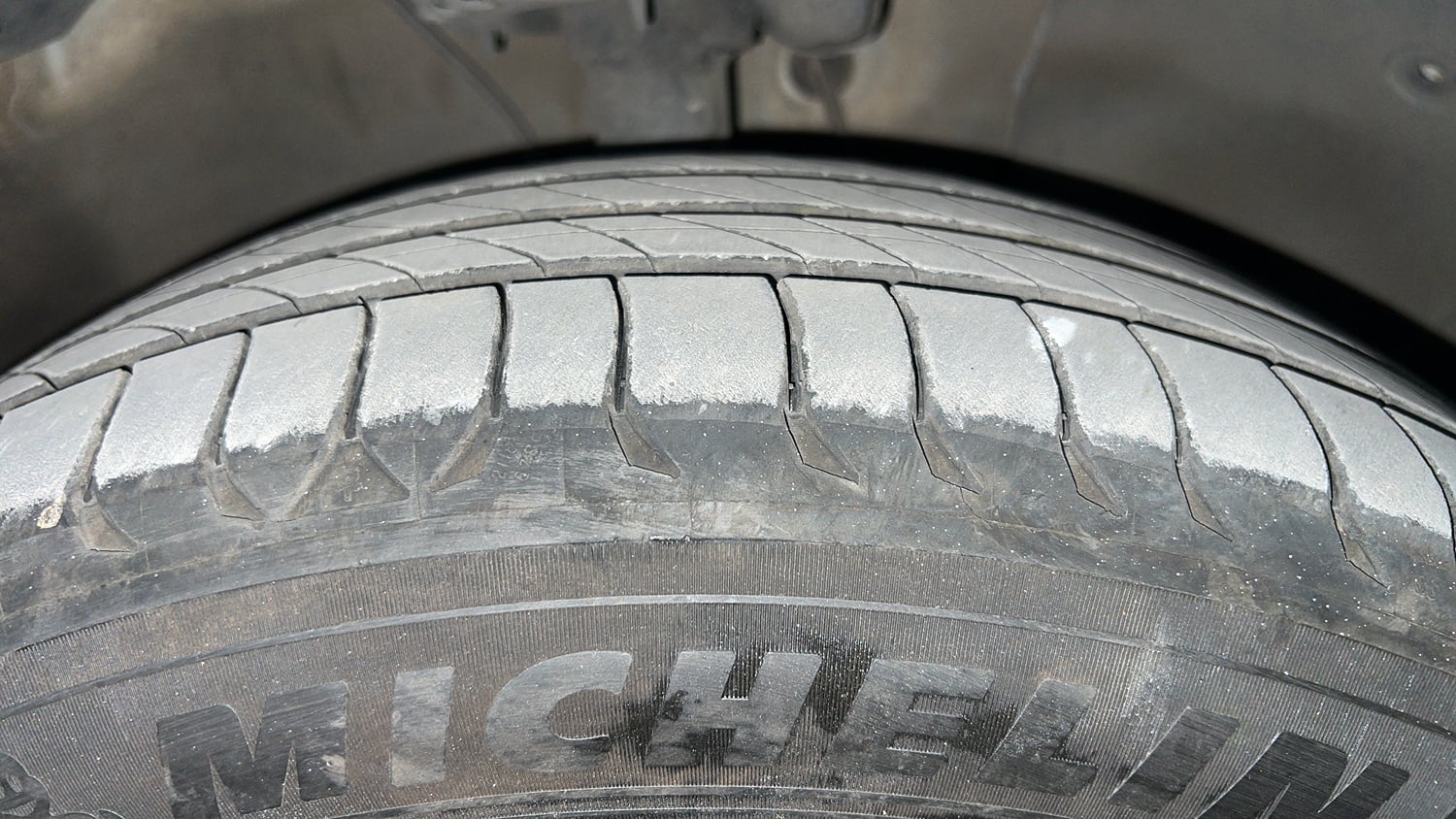 Used 2019 Hyundai Venue SX Plus 1.0 Turbo DCT Petrol Automatic tyres RIGHT FRONT TYRE TREAD VIEW