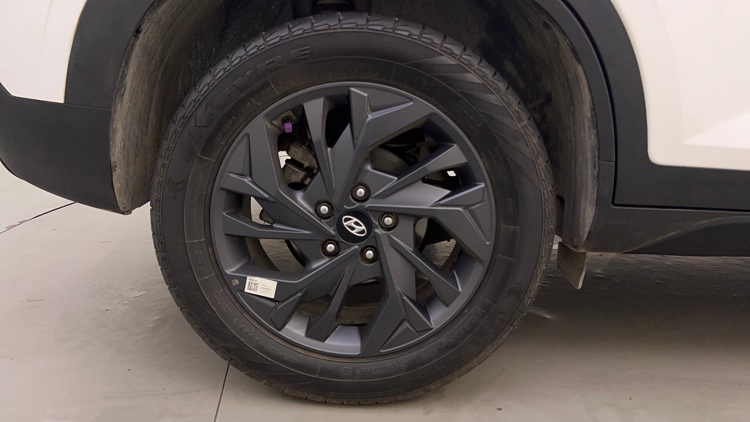 Used 2022 Hyundai Creta SX (O) 1.5 Petrol IVT Knight Petrol Automatic tyres RIGHT REAR TYRE RIM VIEW