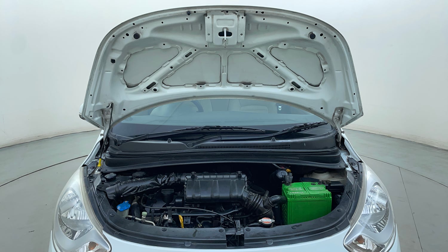 Used 2012 Hyundai i10 Sportz 1.2 Kappa2 Petrol Manual engine ENGINE & BONNET OPEN FRONT VIEW