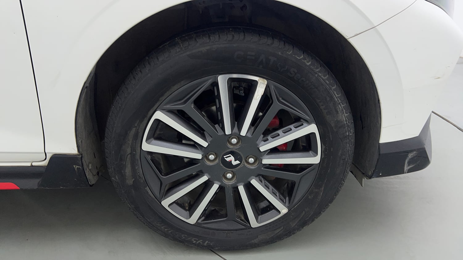 Used 2023 Hyundai i20 N Line N8 1.0 Turbo iMT Petrol Manual tyres RIGHT FRONT TYRE RIM VIEW
