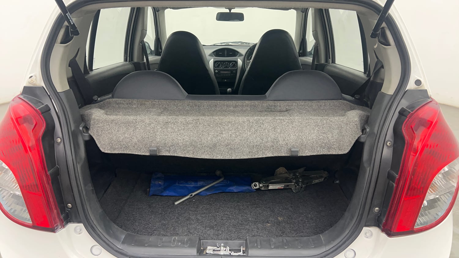 Used 2018 Maruti Suzuki Alto 800 VXi Petrol Manual interior DICKY INSIDE VIEW
