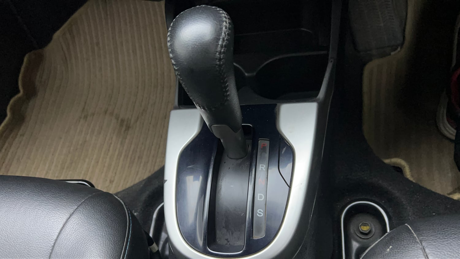 Used 2016 Honda Jazz V AT Petrol Petrol Automatic interior GEAR  KNOB VIEW