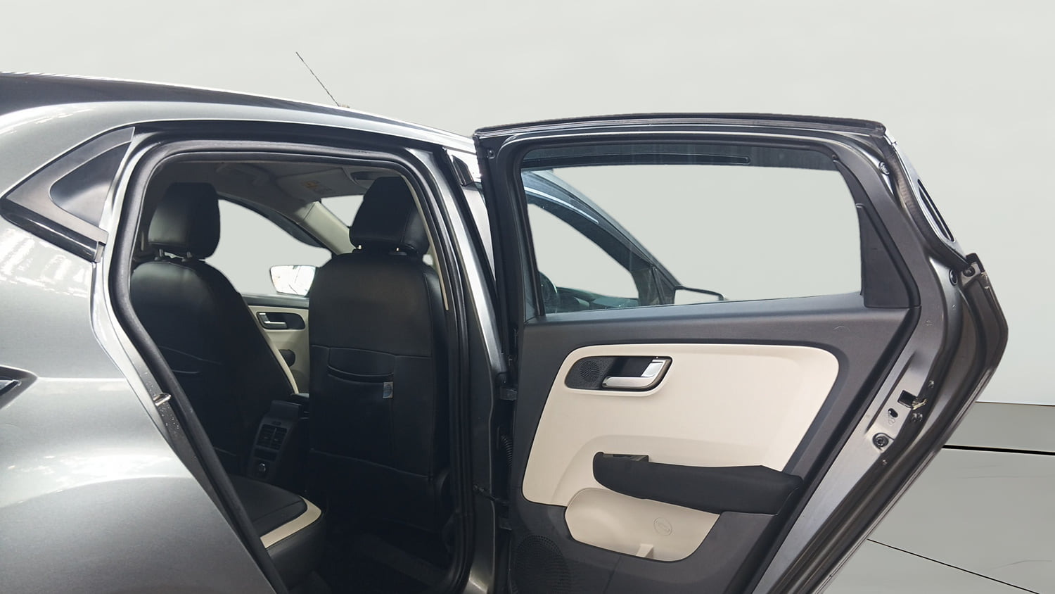 Used 2022 Tata Altroz XZ Plus i-Turbo Petrol Petrol Manual interior RIGHT REAR DOOR OPEN VIEW