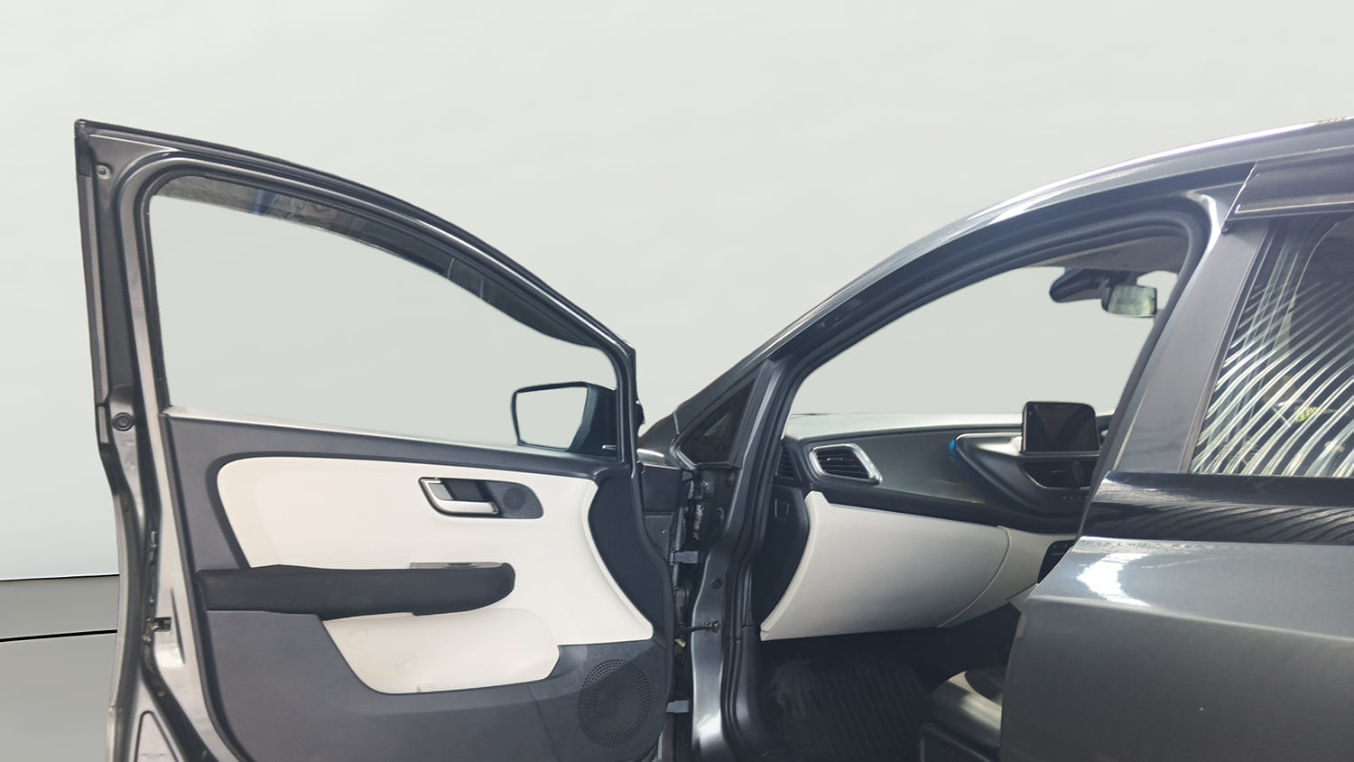 Used 2022 Tata Altroz XZ Plus i-Turbo Petrol Petrol Manual interior LEFT FRONT DOOR OPEN VIEW