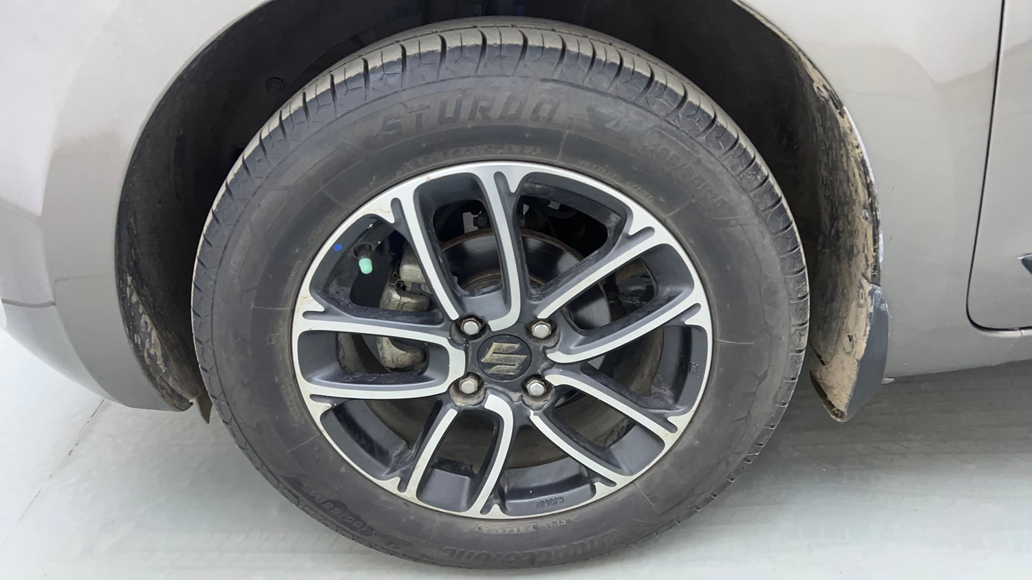 Used 2021 Maruti Suzuki Swift ZXi Plus Petrol Manual tyres LEFT FRONT TYRE RIM VIEW