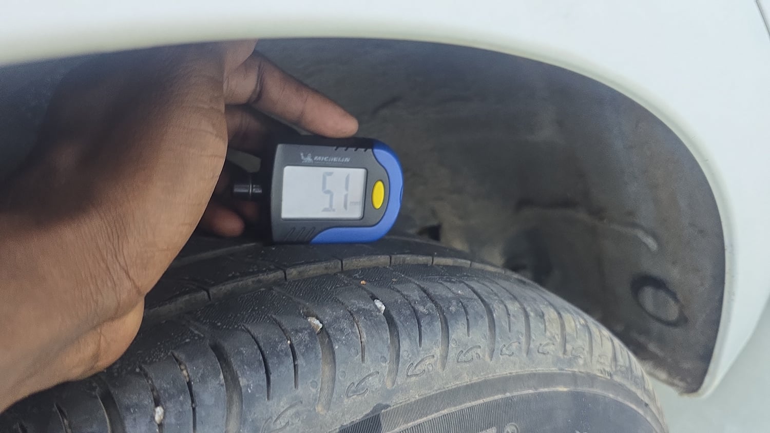 Used 2018 Hyundai Elite i20 Asta 1.2 Petrol Manual tyres RIGHT REAR TYRE TREAD VIEW