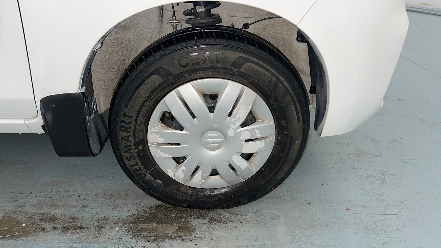 Used 2021 Maruti Suzuki Alto 800 VXi Petrol Manual tyres RIGHT FRONT TYRE RIM VIEW