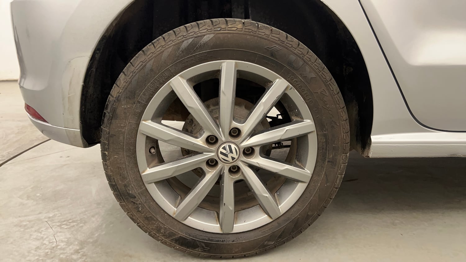 Used 2019 Volkswagen Polo Highline Plus 1.0 (P) 16 Alloy Petrol Manual tyres RIGHT REAR TYRE RIM VIEW
