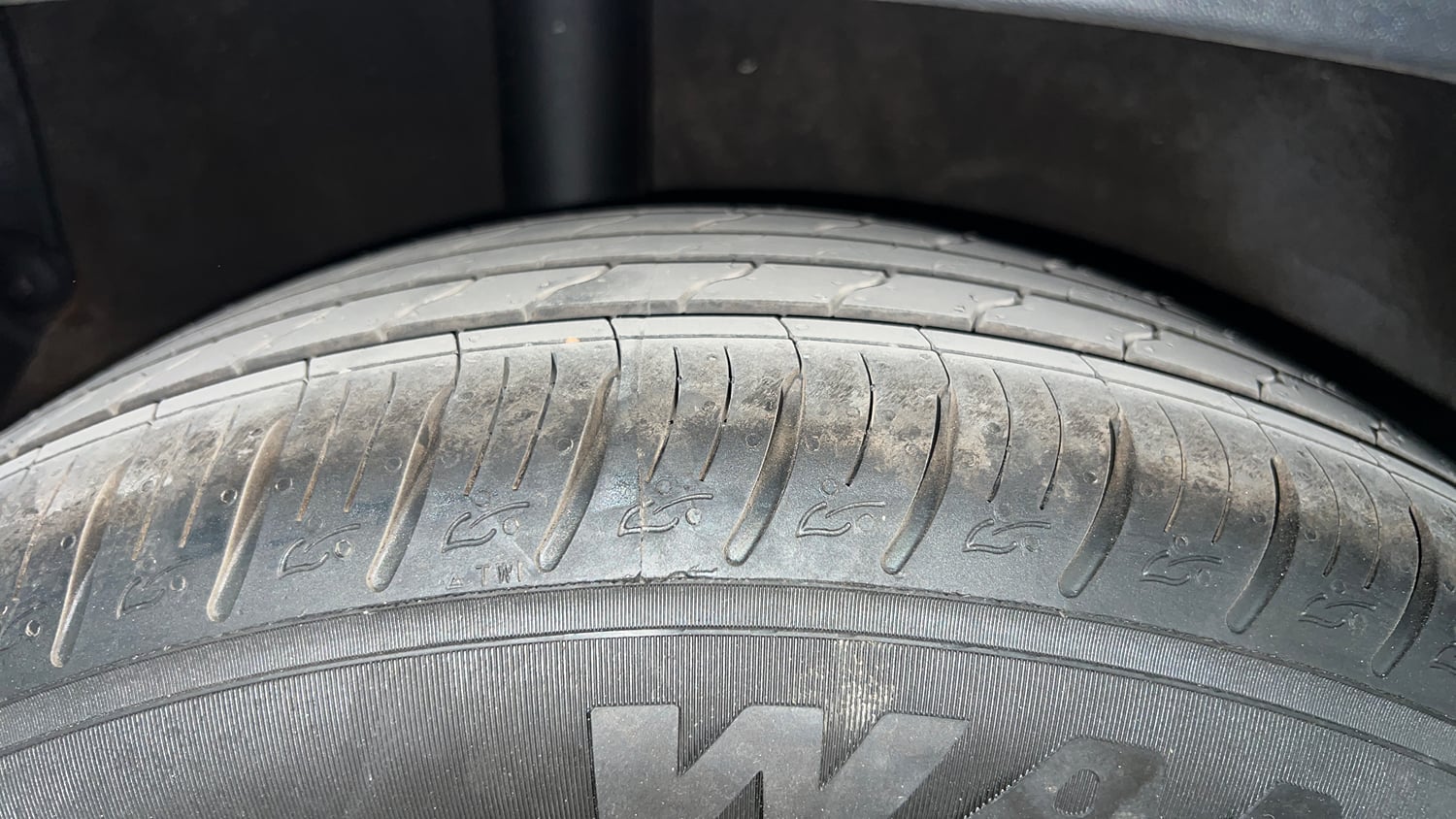 Used 2026 Kia Sonet HTK Plus 1.2 Petrol MT Petrol Manual tyres RIGHT REAR TYRE TREAD VIEW