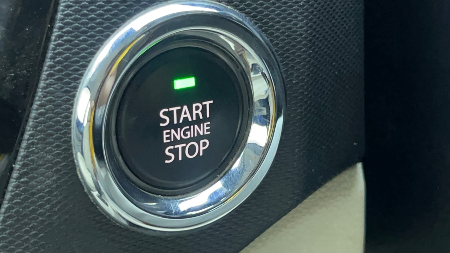 Used 2023 Tata Tigor XZA Plus Leatherette Pack Petrol Automatic top_features Keyless start