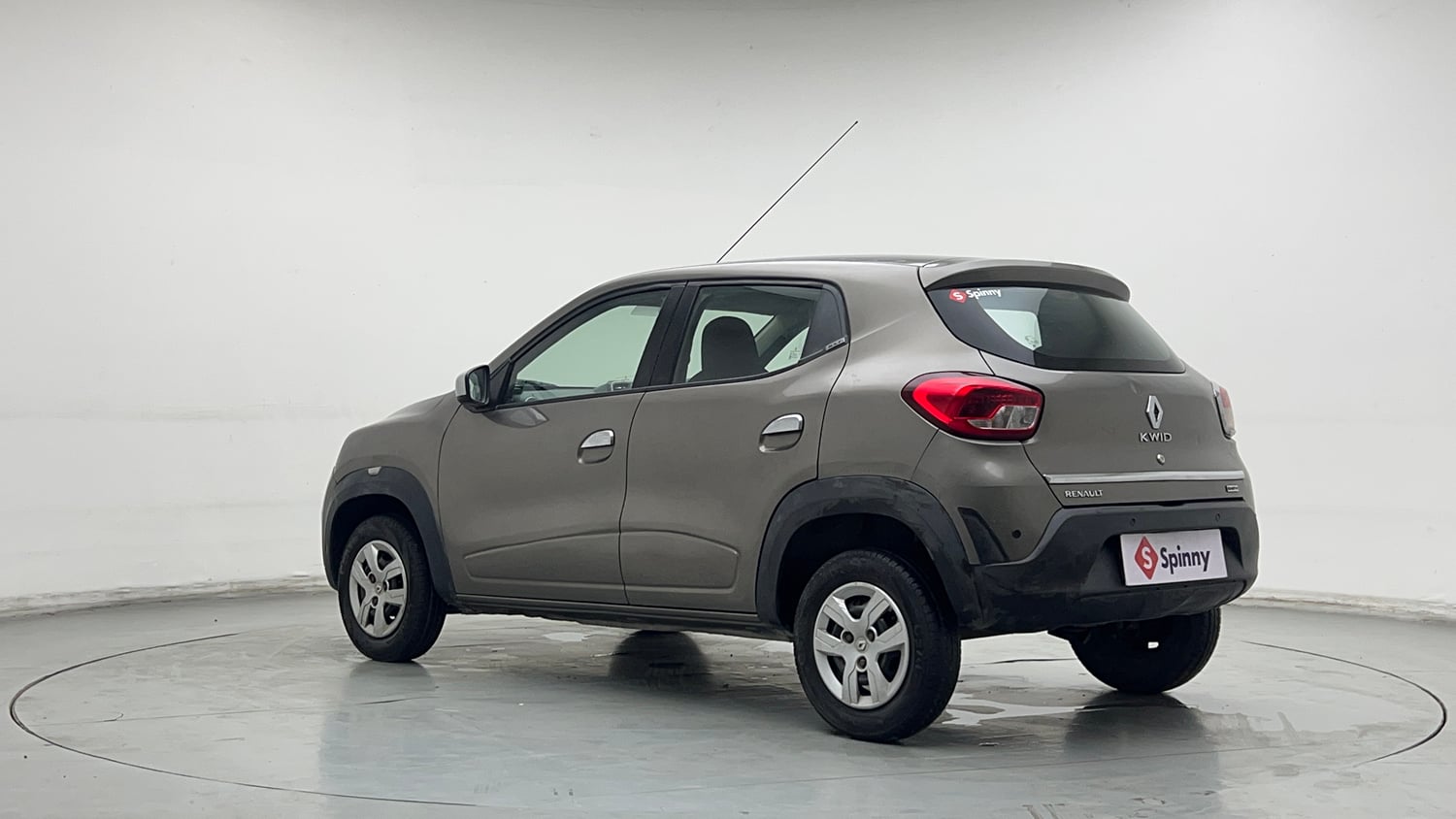 Used 2018 Renault Kwid 1.0 RXT AMT Opt Petrol Automatic exterior LEFT REAR CORNER VIEW