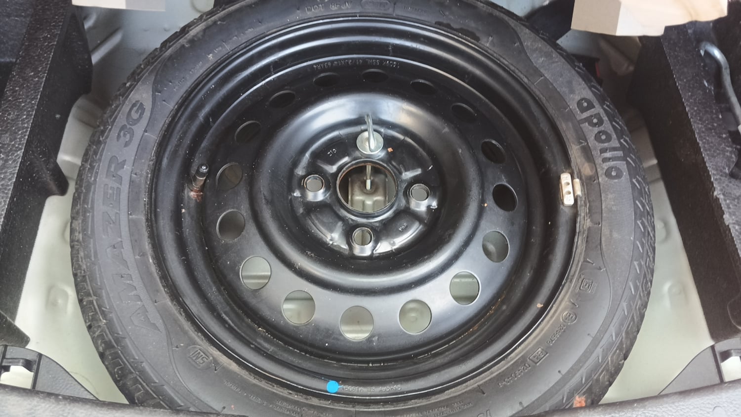 Used 2016 Maruti Suzuki Wagon R 1.0 VXI AMT Petrol Automatic tyres SPARE TYRE VIEW