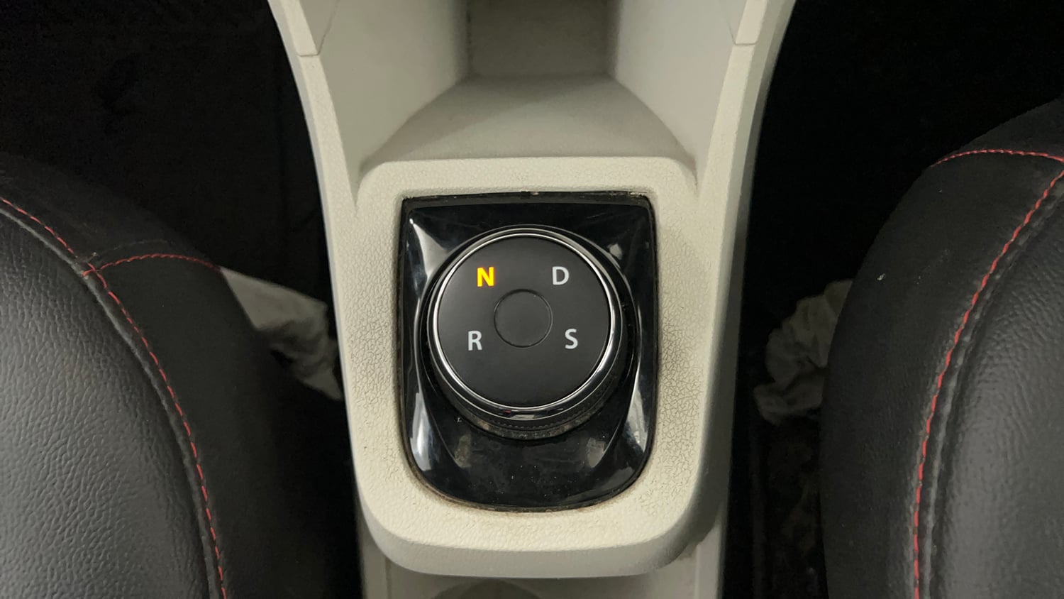 Used 2023 Tata Tiago EV XZ Plus Long Range Electric Automatic interior GEAR  KNOB VIEW