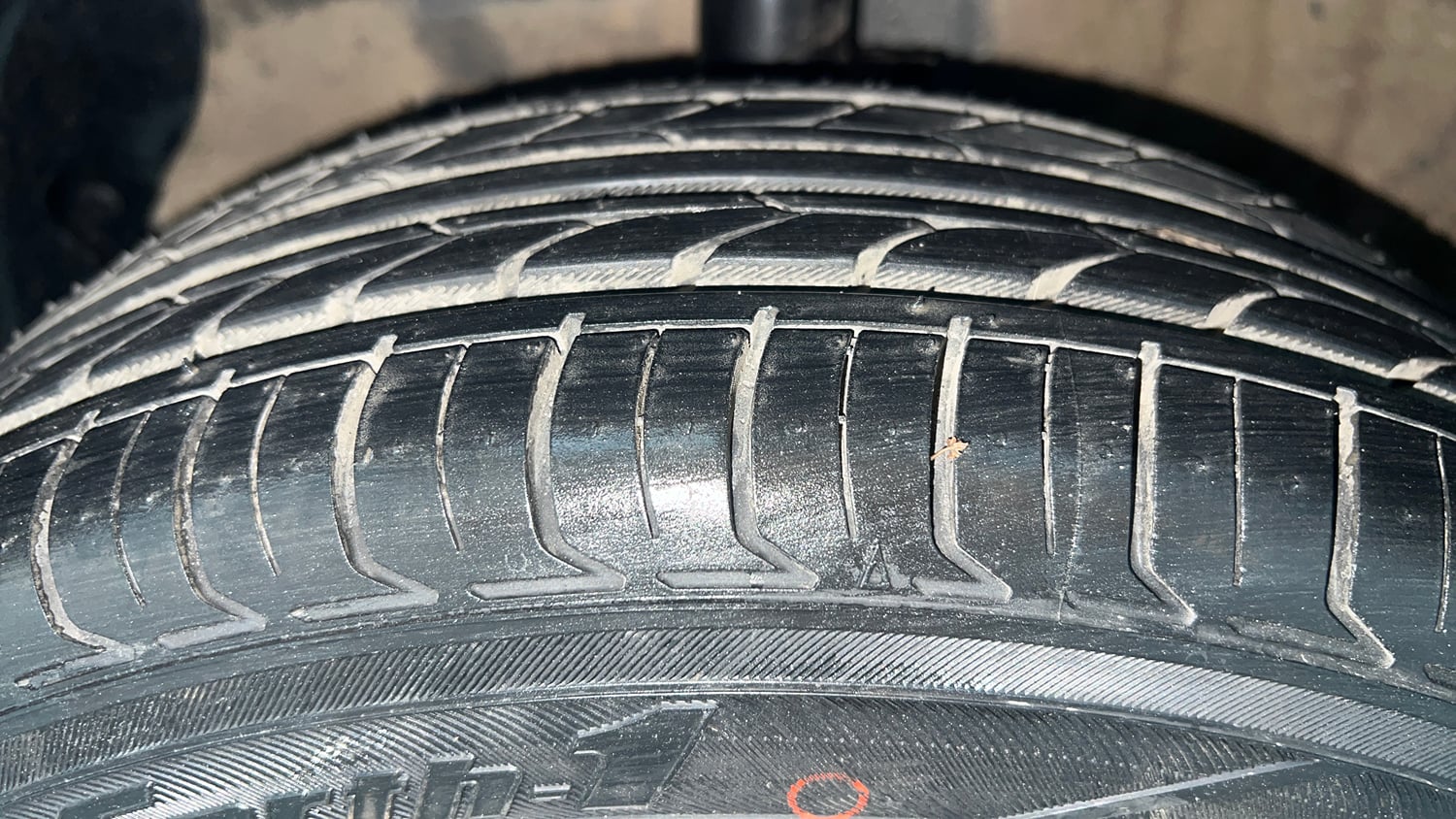 Used 2016 Hyundai Grand i10 Sportz 1.2 Kappa VTVT Petrol Manual tyres LEFT FRONT TYRE TREAD VIEW