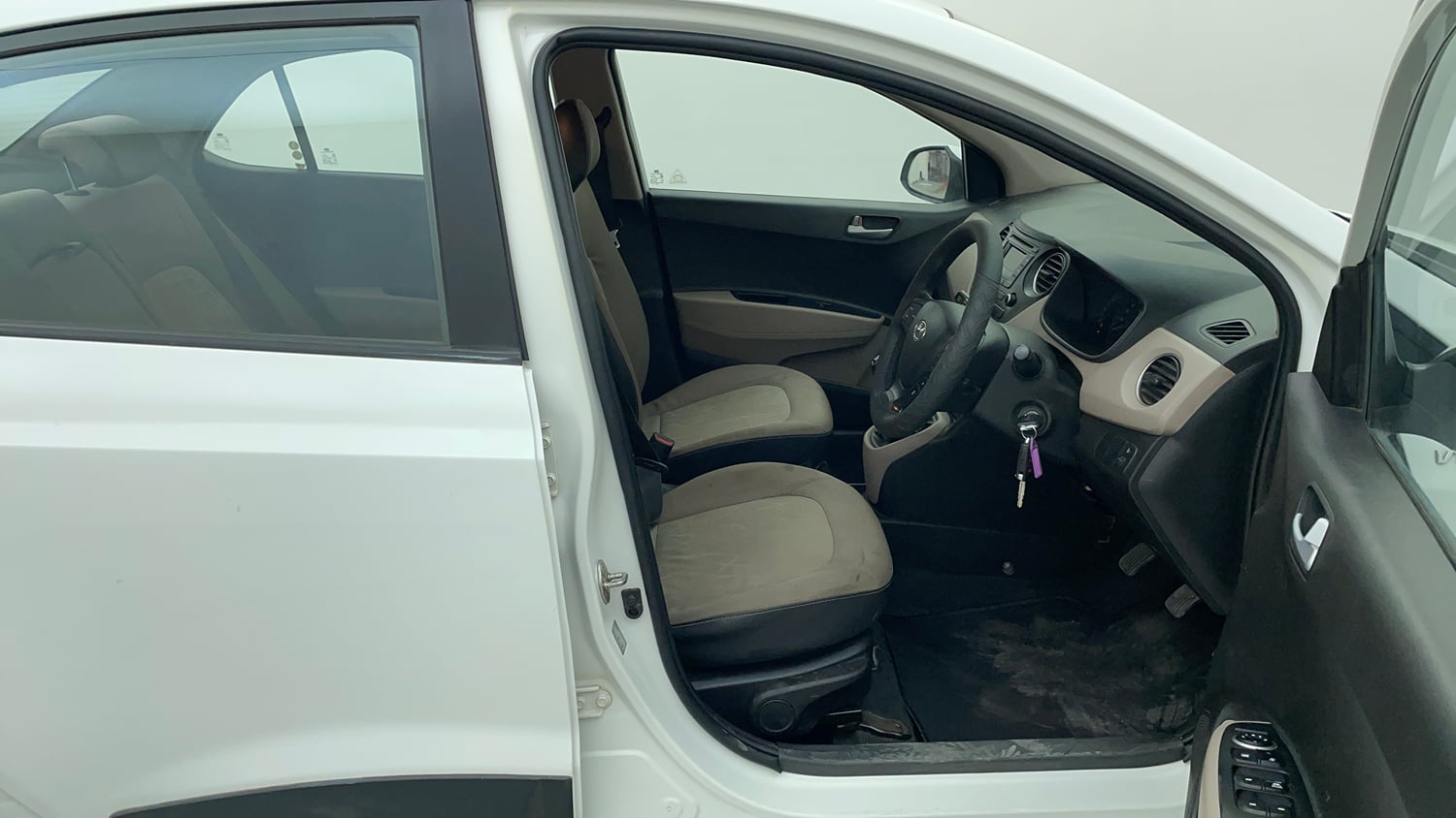 Used 2014 Hyundai Xcent S 1.2 (O) Petrol Manual interior RIGHT SIDE FRONT DOOR CABIN VIEW