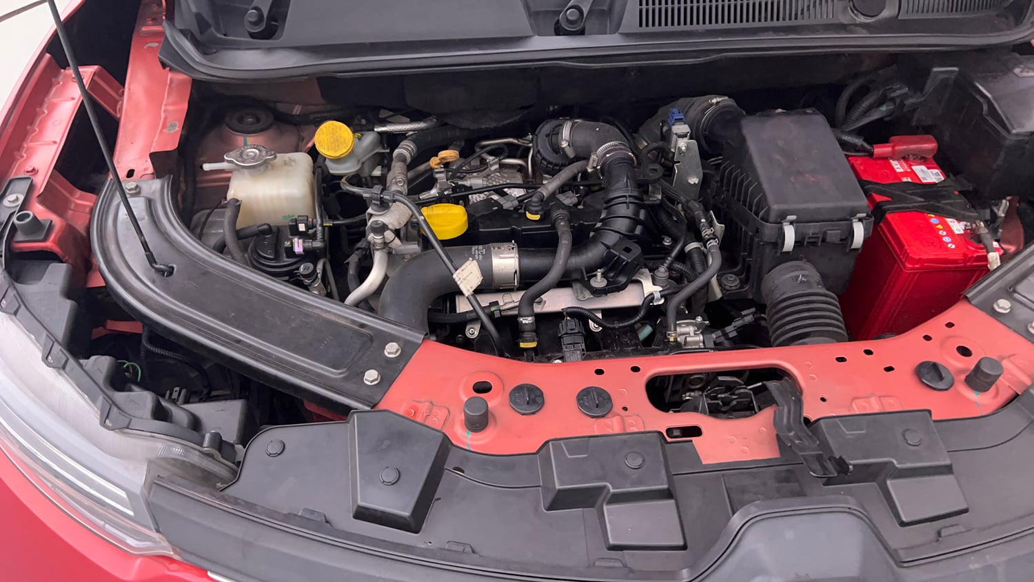 Used 2022 Renault Kiger RXZ Turbo MT Dual Tone Petrol Manual engine ENGINE RIGHT SIDE VIEW
