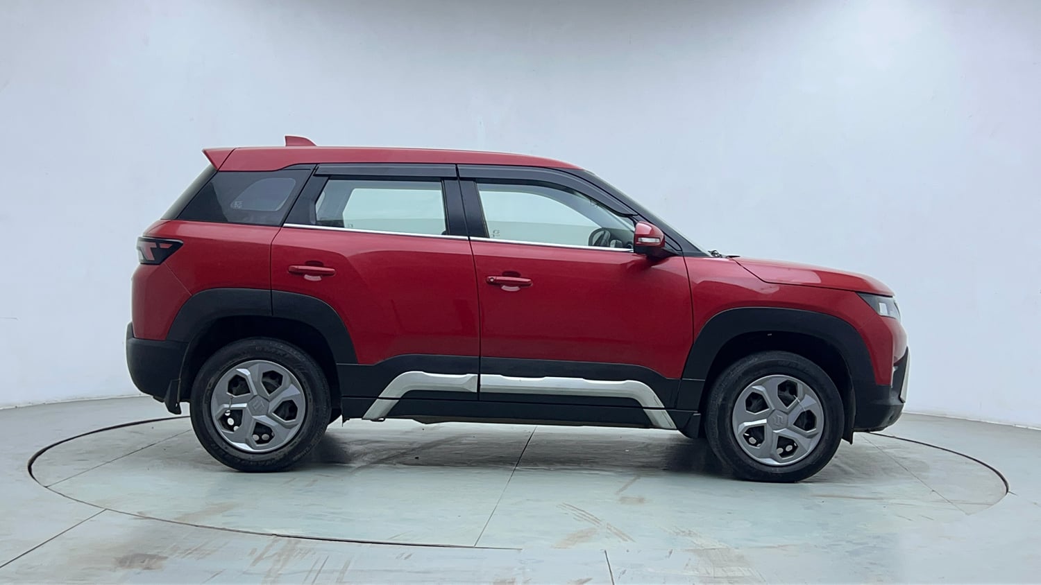Used 2022 Maruti Suzuki Brezza Vxi AT Petrol Automatic exterior RIGHT SIDE VIEW