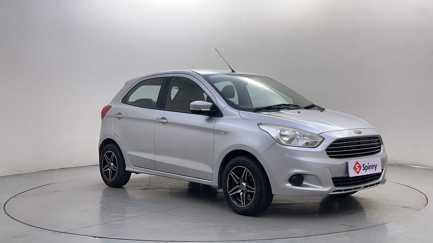 Used 2016 Ford Figo Trend 1.2 Ti-VCT Petrol Manual exterior RIGHT FRONT CORNER VIEW