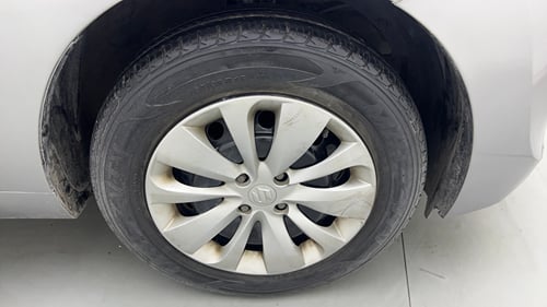 Used 2015 Maruti Suzuki Baleno Delta 1.2 Petrol Manual tyres RIGHT FRONT TYRE RIM VIEW