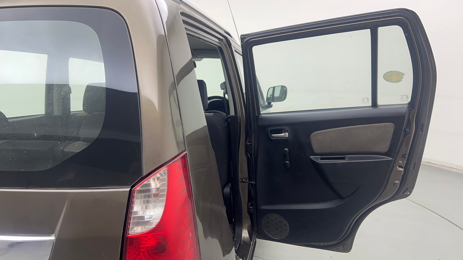 Used 2014 Maruti Suzuki Wagon R LXI CNG Cng Manual interior RIGHT REAR DOOR OPEN VIEW