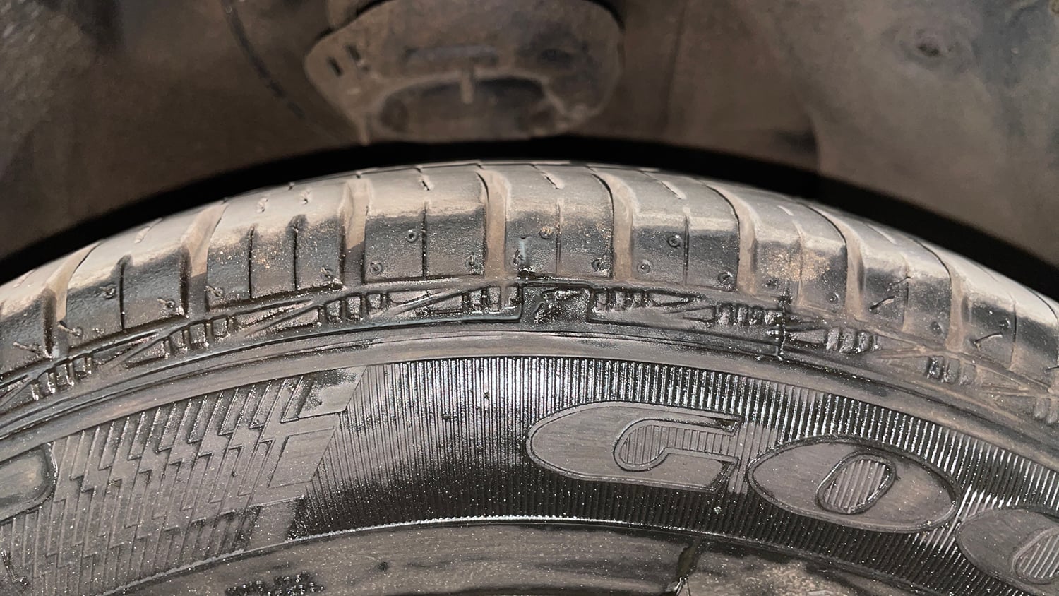 Used 2022 Hyundai Aura S 1.2 CNG Cng Manual tyres RIGHT FRONT TYRE TREAD VIEW