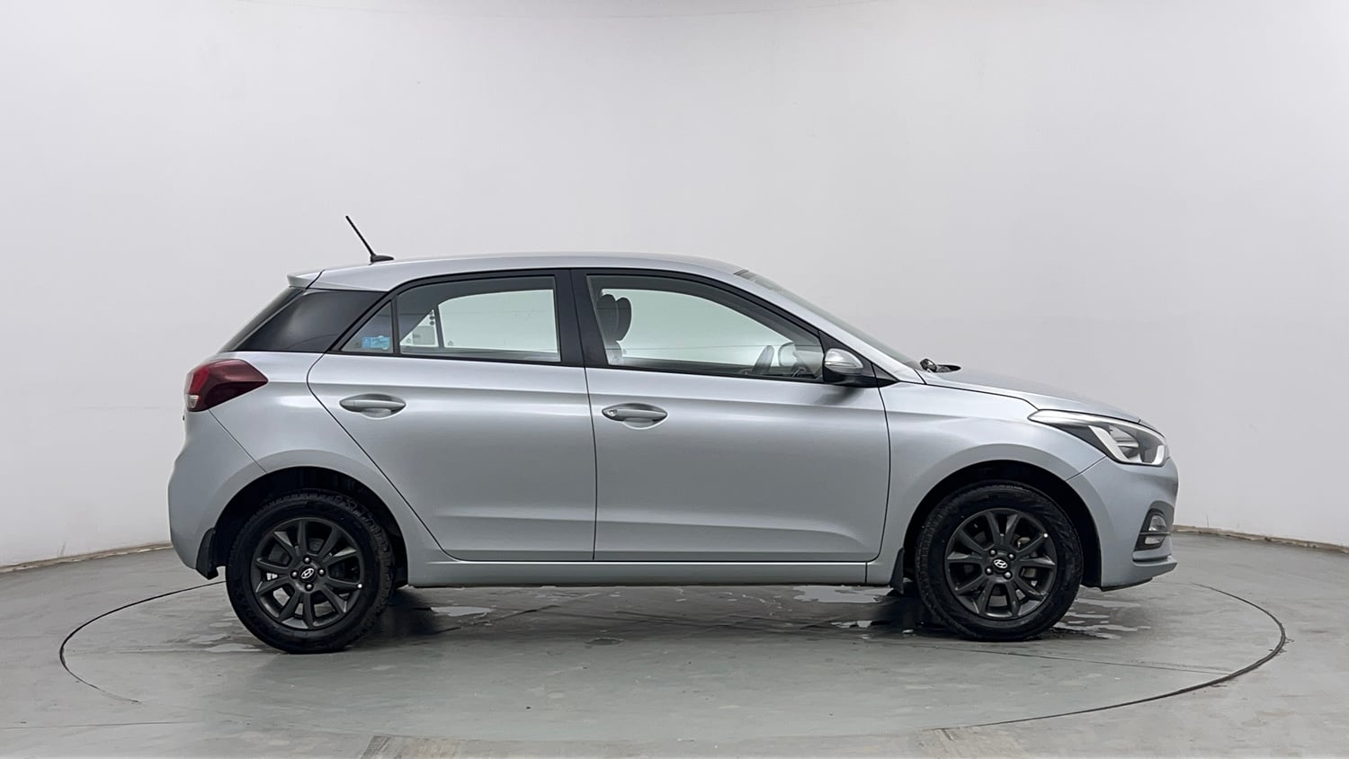 Used 2019 Hyundai Elite i20 Sportz Plus 1.2 Petrol Manual exterior RIGHT SIDE VIEW