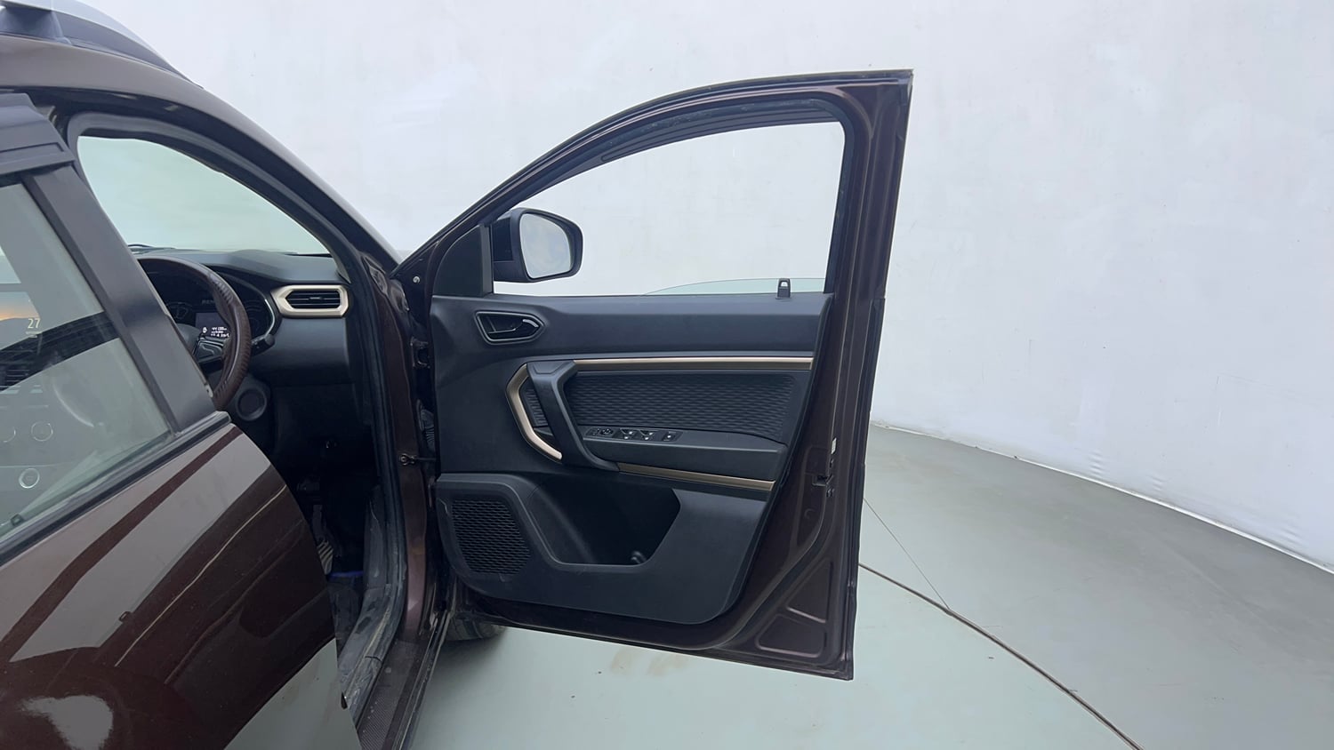 Used 2022 Renault Kiger RXT MT Petrol Manual interior RIGHT FRONT DOOR OPEN VIEW