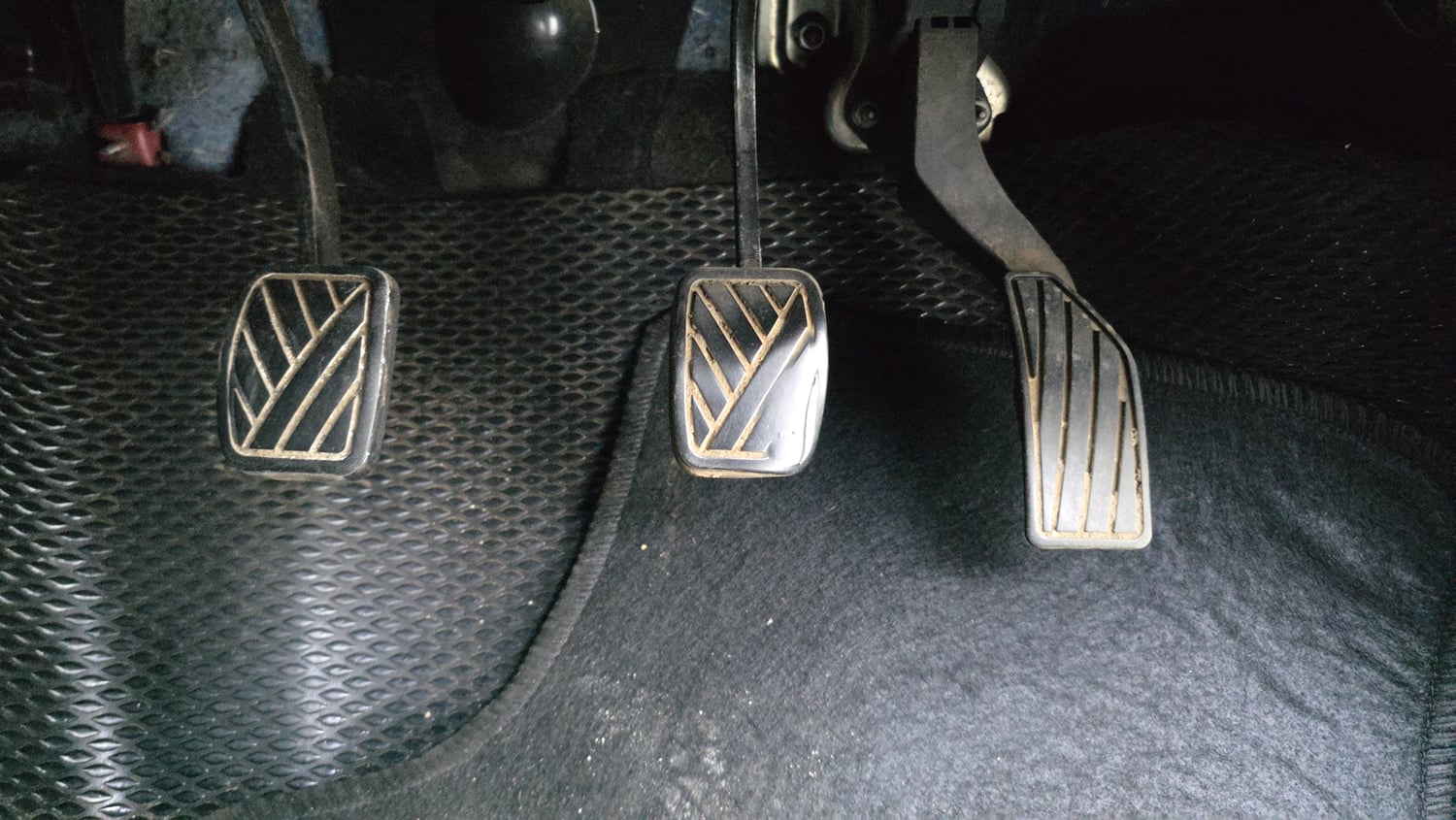 Used 2012 Maruti Suzuki Swift VDi Diesel Manual interior PEDALS VIEW