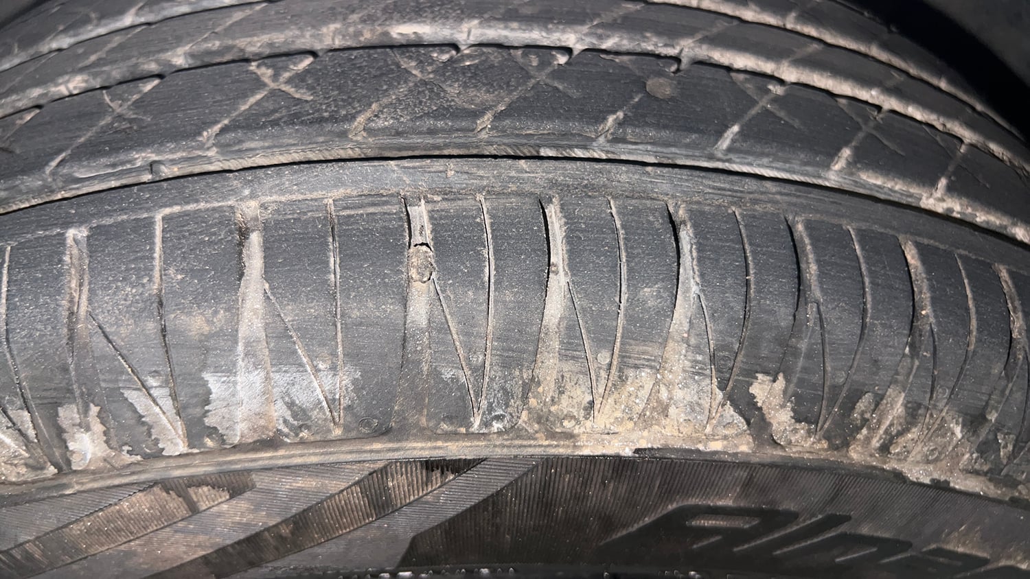 Used 2016 Ford Figo Trend 1.2 Ti-VCT Petrol Manual tyres LEFT FRONT TYRE TREAD VIEW