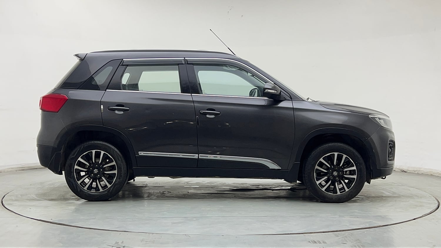 Used 2021 Maruti Suzuki Vitara Brezza ZXi Plus AT SHVS Petrol Automatic exterior RIGHT SIDE VIEW