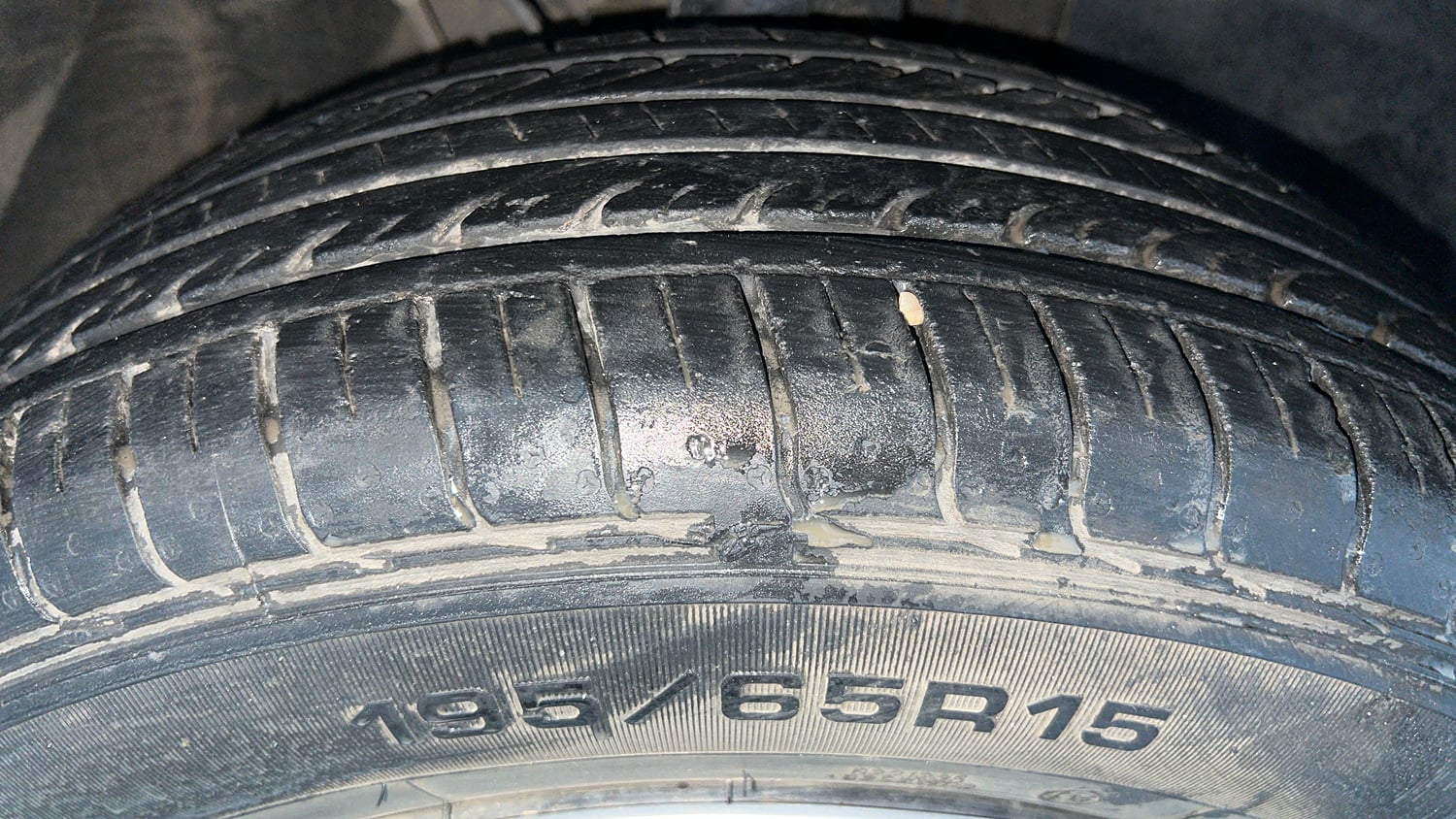 Used 2022 Hyundai Venue S 1.2 Petrol Petrol Manual tyres RIGHT FRONT TYRE TREAD VIEW